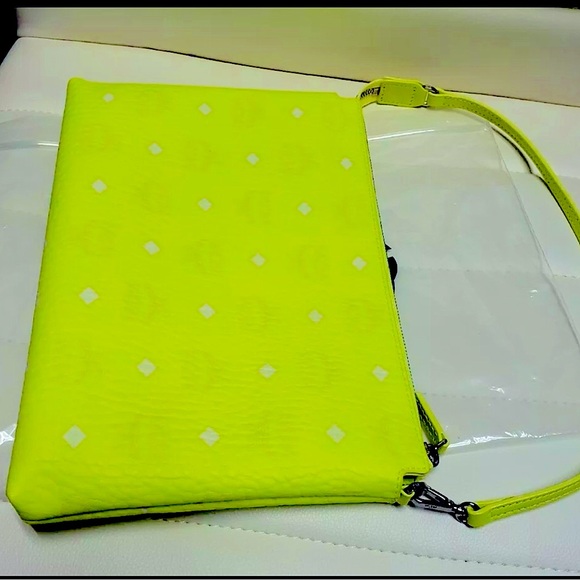 MCM Visetos Shoulder Pouch Neon Yellow - Picture 9 of 11